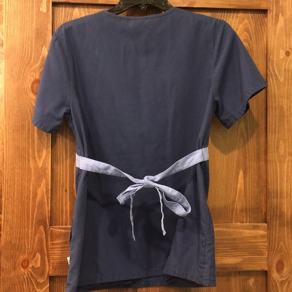 3 scrub tops - Picture 3 of 7